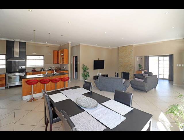 3 BEDROOM HOUSE FOR SALE IN EASTLEIGH RIDGE